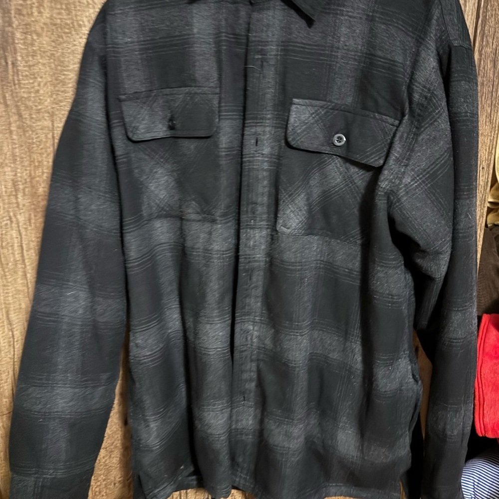 Moving Sale: Make an offer: Plaid flannel jacket men’s